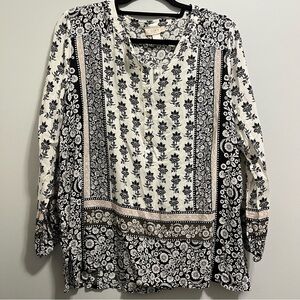 LOFT Black and White Floral Blouse